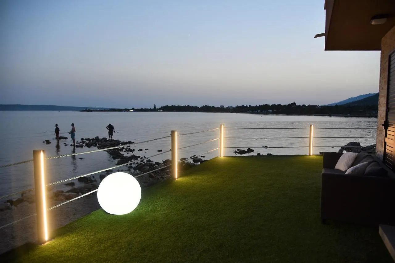 Beach Apartment Paklenica Seline 0*,